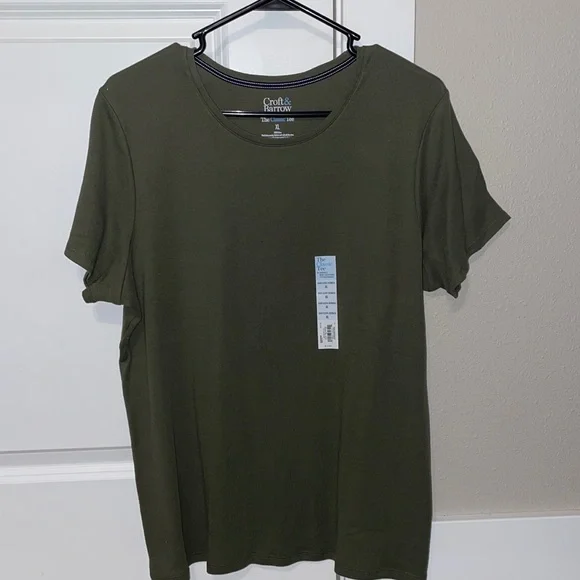 ‼️ Bundle 3/$20 - NWT Croft & Barrow Short-Sleeve Crewneck - Green - Picture 1 of 1